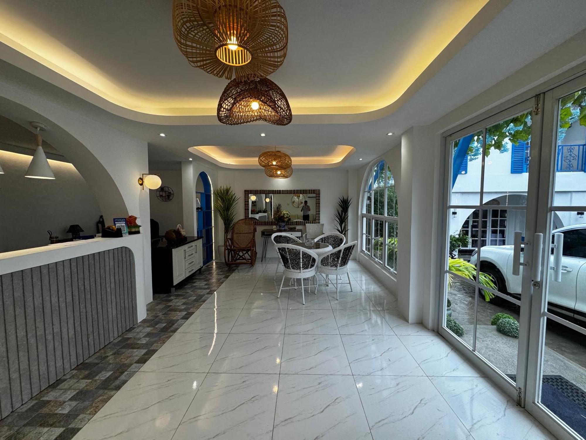 Bernese Resort Hotel Powered By Cocotel Ligao Exterior photo