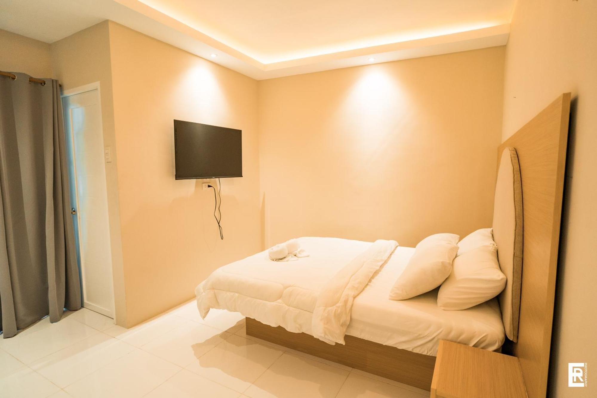 Bernese Resort Hotel Powered By Cocotel Ligao Room photo