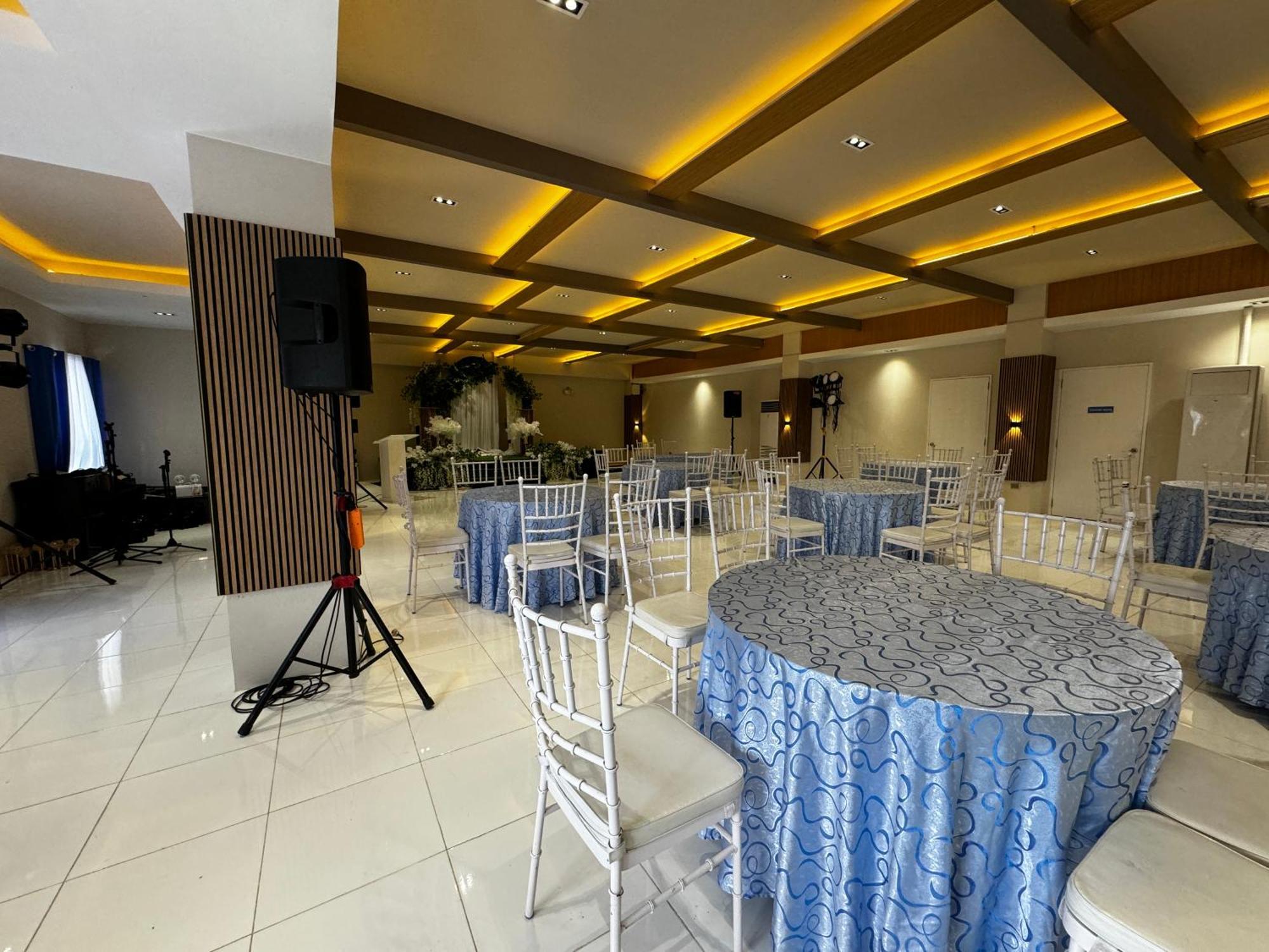 Bernese Resort Hotel Powered By Cocotel Ligao Exterior photo