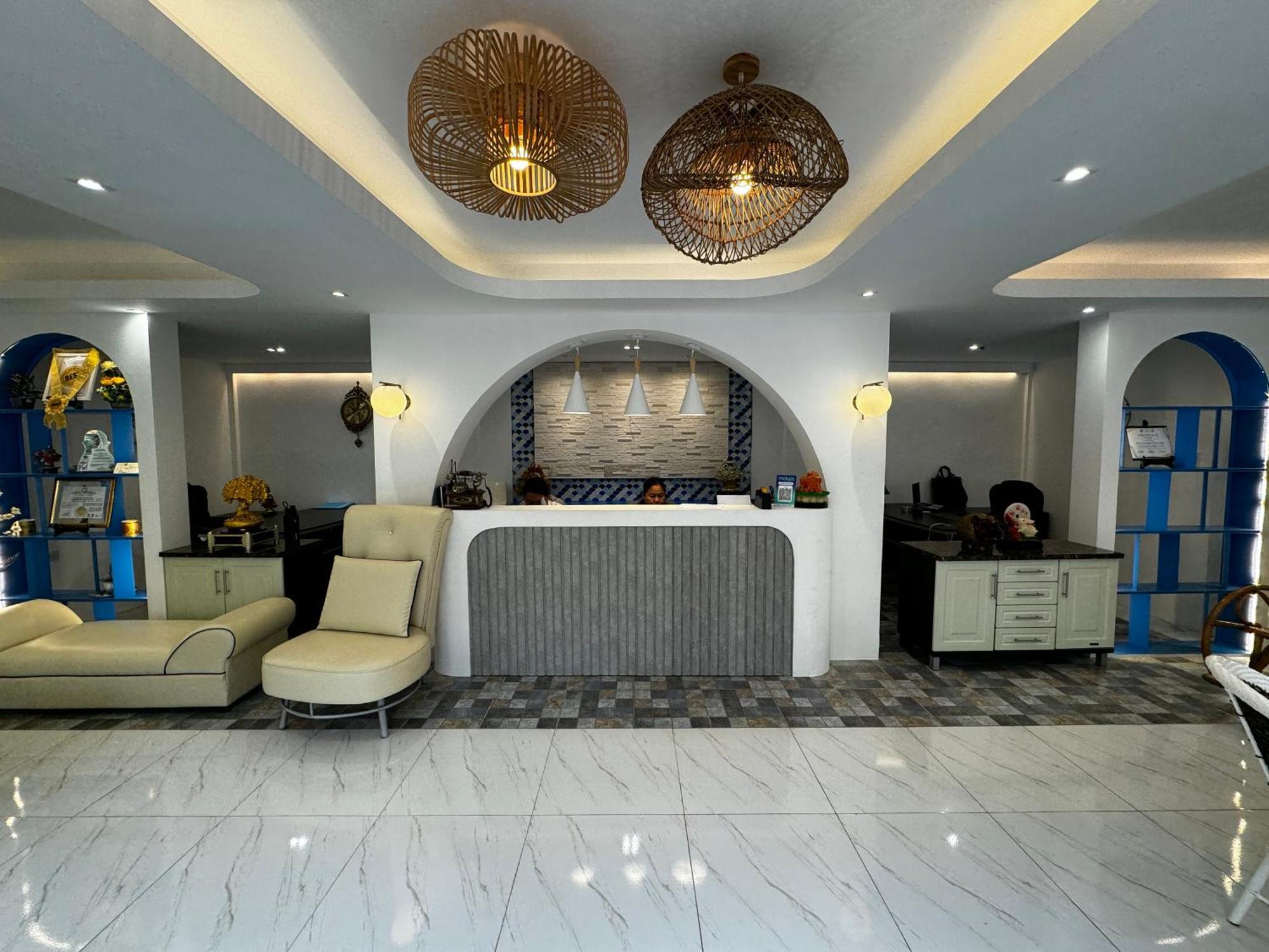 Bernese Resort Hotel Powered By Cocotel Ligao Exterior photo
