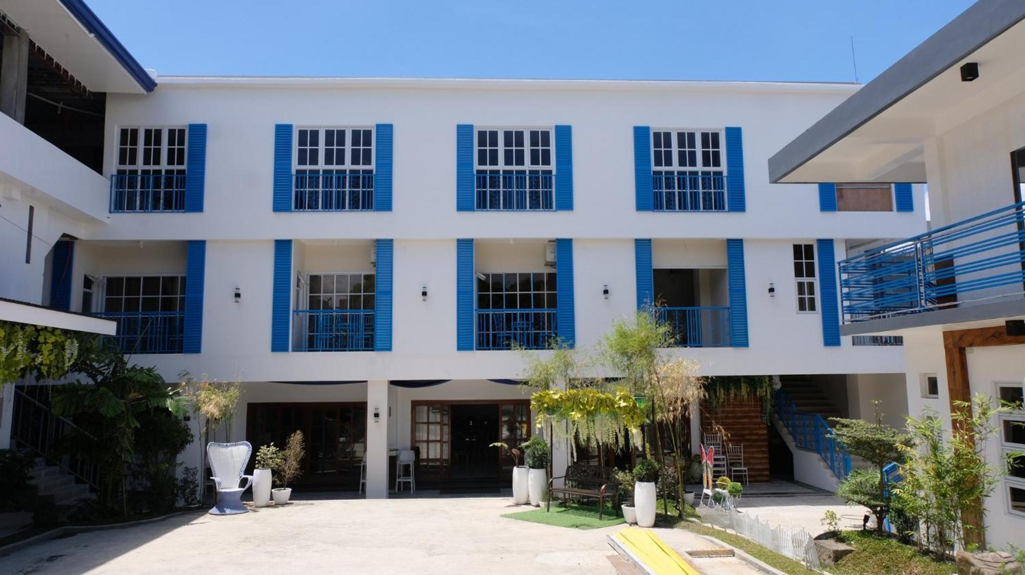 Bernese Resort Hotel Powered By Cocotel Ligao Exterior photo